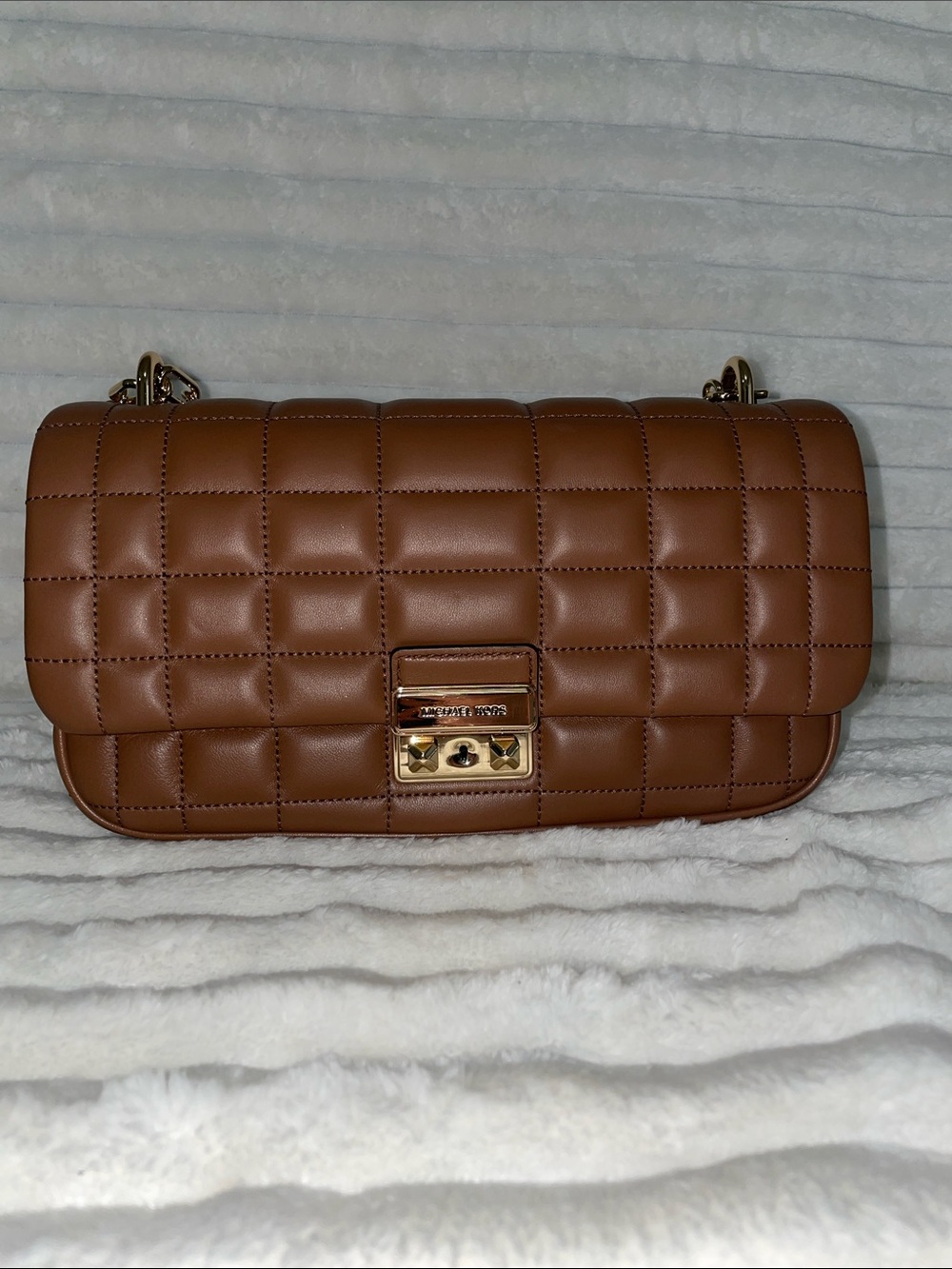 Michael Kors Quilted Tribeca Large chain strap bag in color luggage